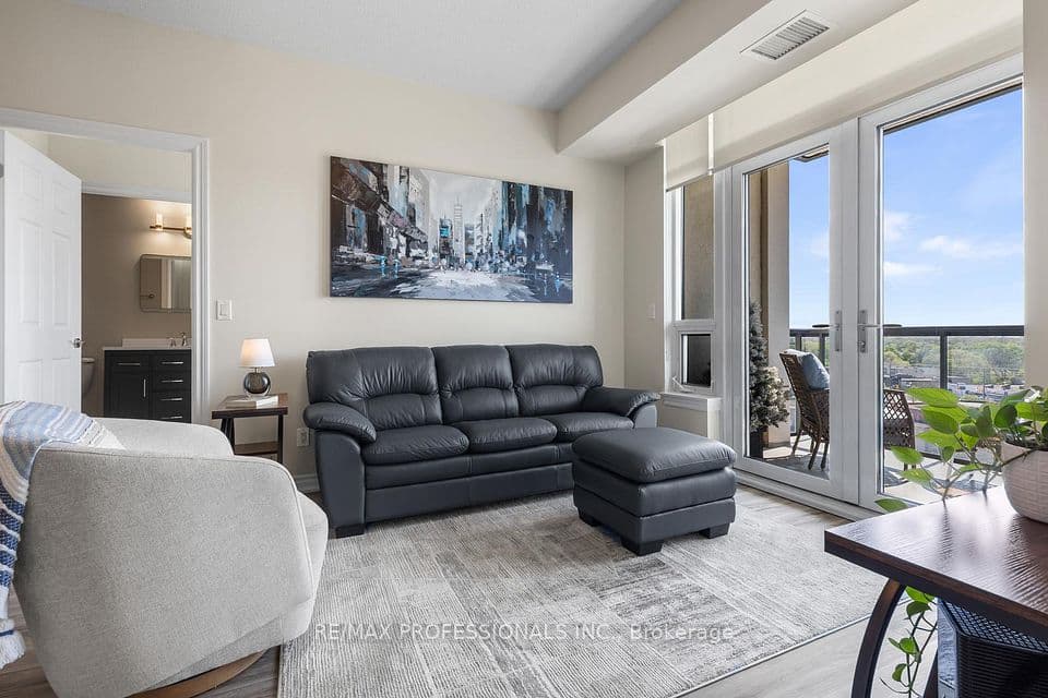1135 Royal York Road 801, Toronto, ON M9A 0C3 – photo 3