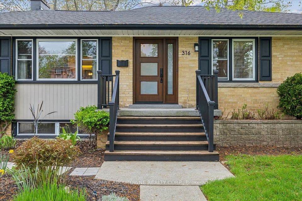 316 River Side Drive, Oakville, ON L6K 3N4 – photo 2