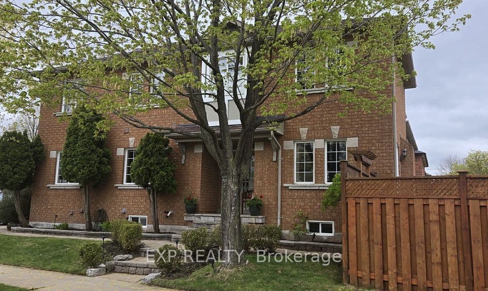 1347 Brookstar Drive, Oakville, ON L6M 3W1 – main photo