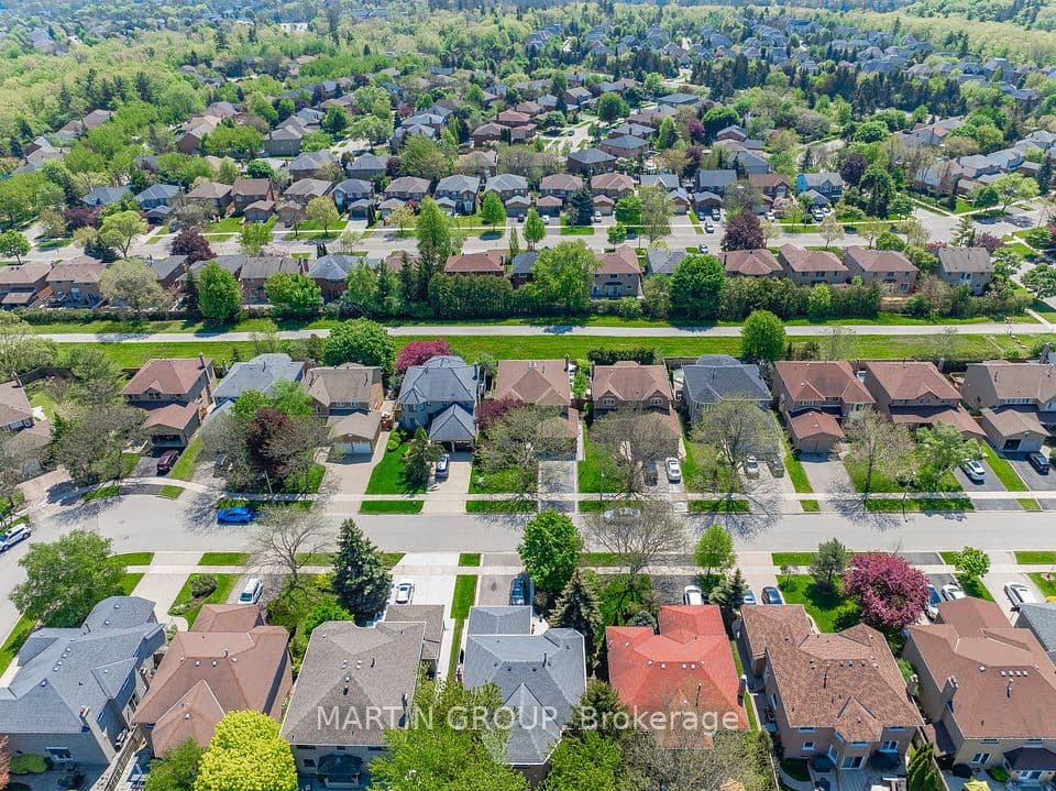 376 Carrier Lane, Oakville, ON L6H 5E9 – photo 2