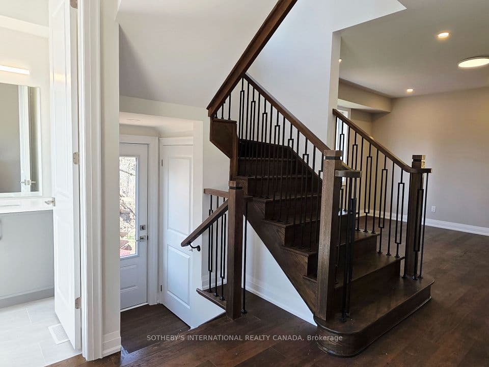 516 Markay Common, Burlington, ON L7S 0A6 – photo 3