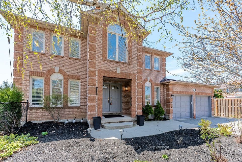 3408 Trelawny Circle, Mississauga, ON L5N 6N6 – photo 2