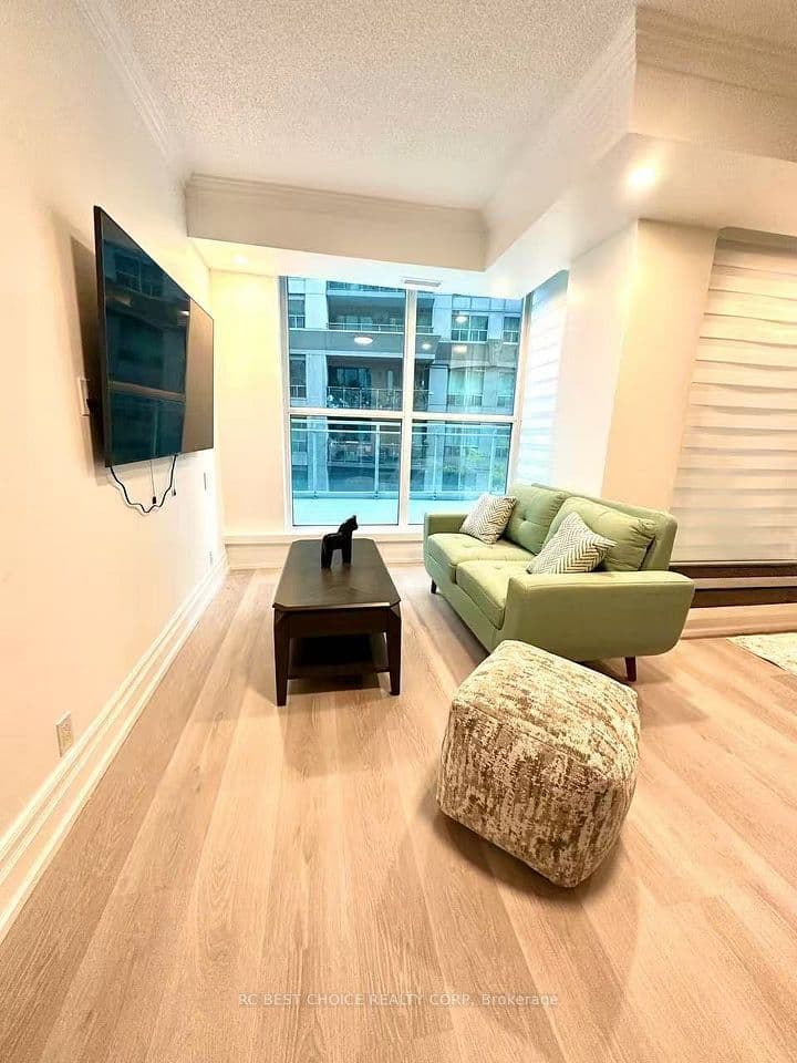 2067 Lake Shore Boulevard W 203, Toronto, ON M8V 4B8 – photo 2