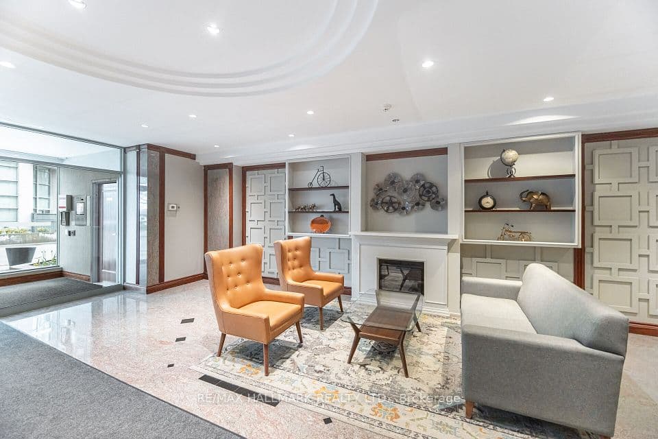 190 Manitoba Street 209, Toronto, ON M8Y 3Y8 – photo 3