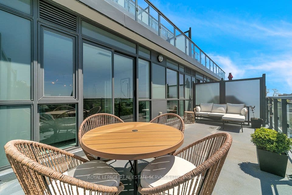 16 Mcadam Avenue 408, Toronto, ON M6A 0B9 – photo 3