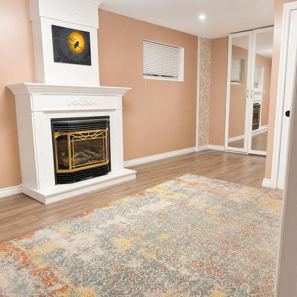 3427 Martins Pine Crescent, Mississauga, ON L5L 1G3 – photo 2