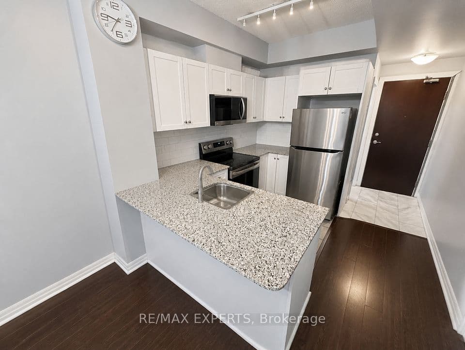 1359 Rathburn Road 209, Mississauga, ON L4W 5P7 – photo 2
