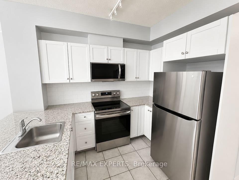 1359 Rathburn Road 209, Mississauga, ON L4W 5P7 – main photo