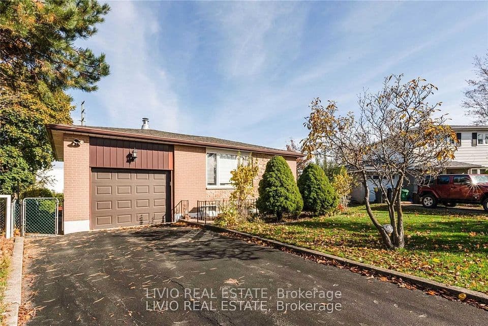 12 Finsbury Drive, Brampton, ON L6T 3P9 – main photo