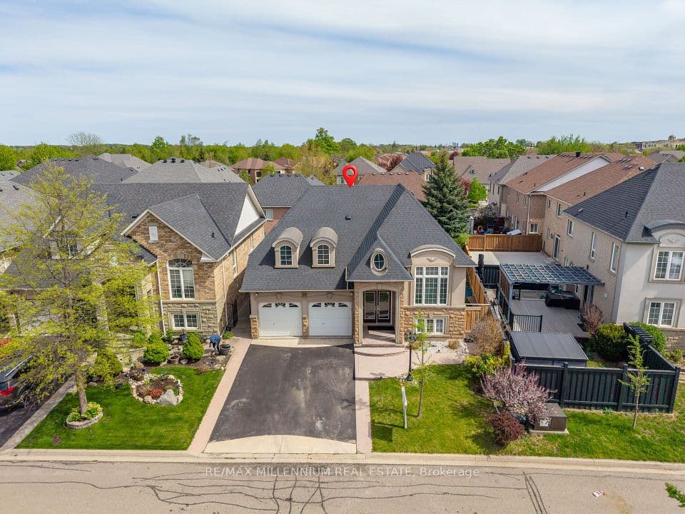 28 Donherb Crescent, Caledon, ON L7C 1E4 – photo 2