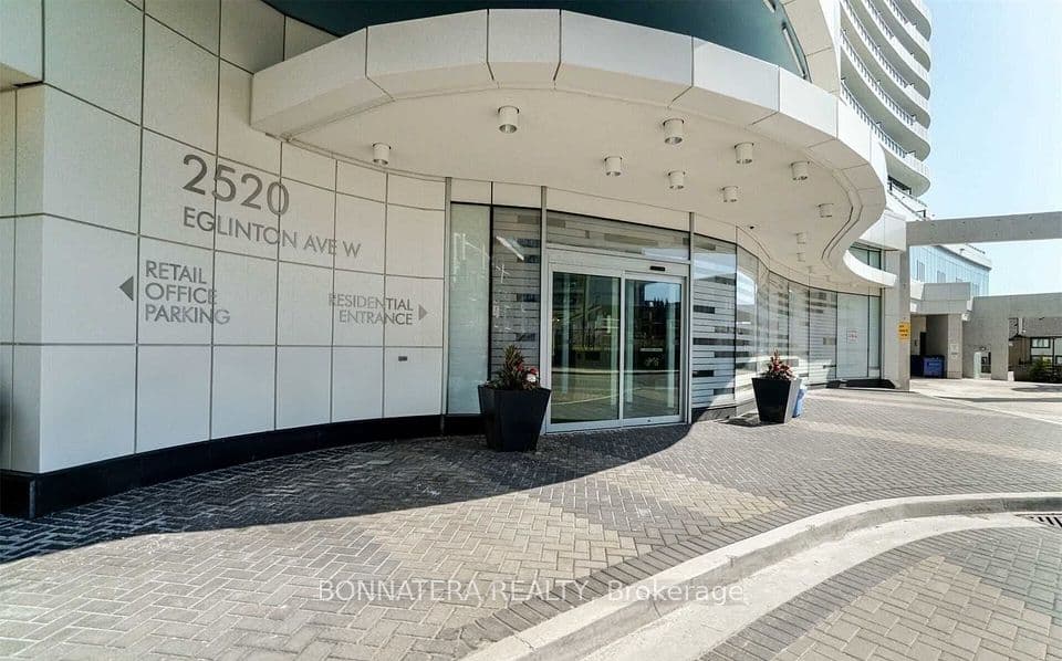 2520 Eglinton Avenue W 1801, Mississauga, ON L5M 0Y2 – photo 2