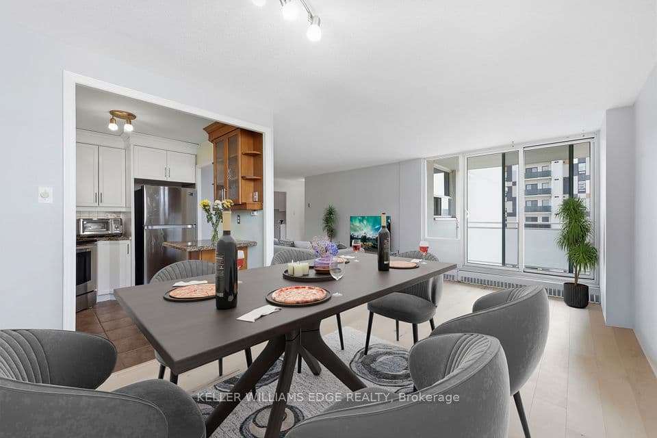 2345 Confederation Parkway 703, Mississauga, ON L5B 2H3 – main photo