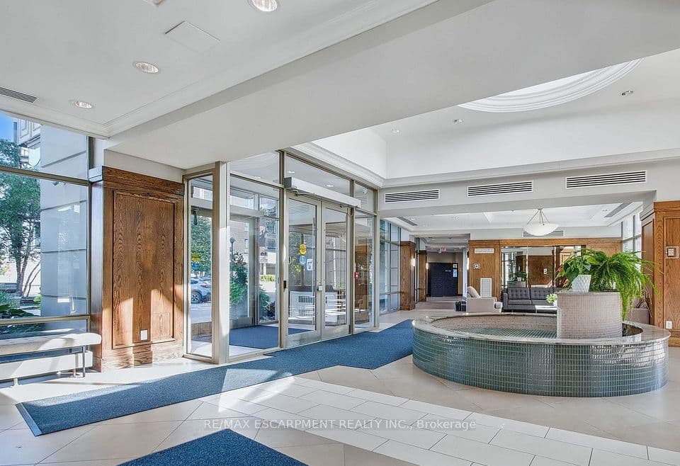2379 Central Park Drive 603, Oakville, ON L6H 0E3 – photo 2