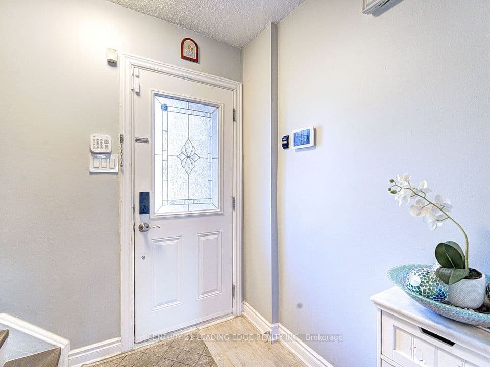 1552 Lancaster Drive 56, Oakville, ON L6H 2Z4 – photo 2
