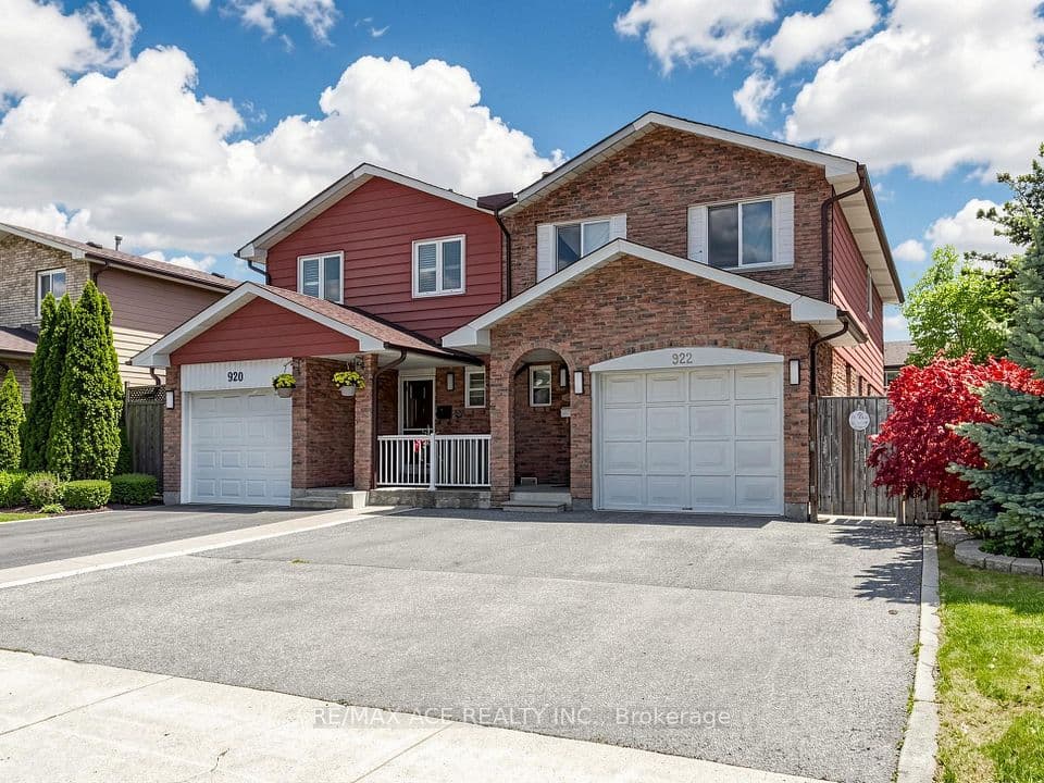 922 Stainton Drive, Mississauga, ON L5C 3A5 – main photo