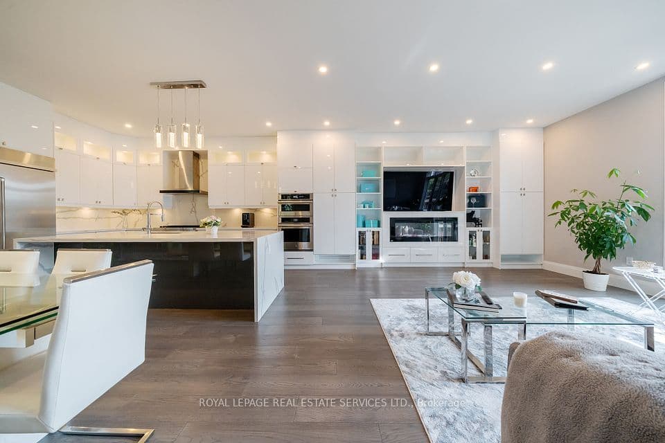 25A Tecumseth Avenue, Mississauga, ON L5G 1K5 – photo 3
