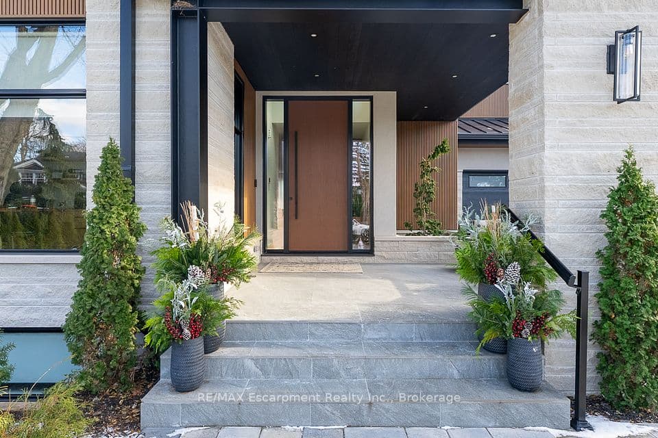 540 Patricia Drive, Oakville, ON L6K 1M2 – photo 3