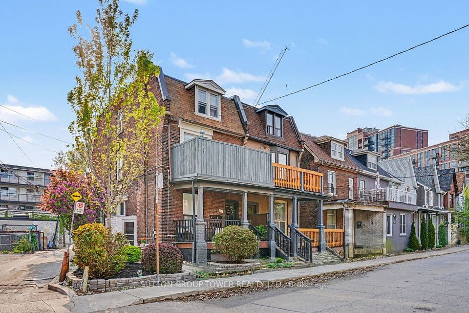 560 Indian Grove, Toronto, ON M6P 2J4 – photo 2