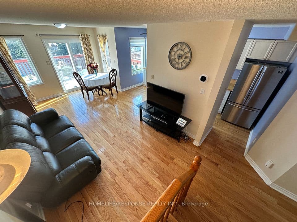 89 RAVENSCLIFFE Court, Brampton, ON L6X 4N9 – photo 3