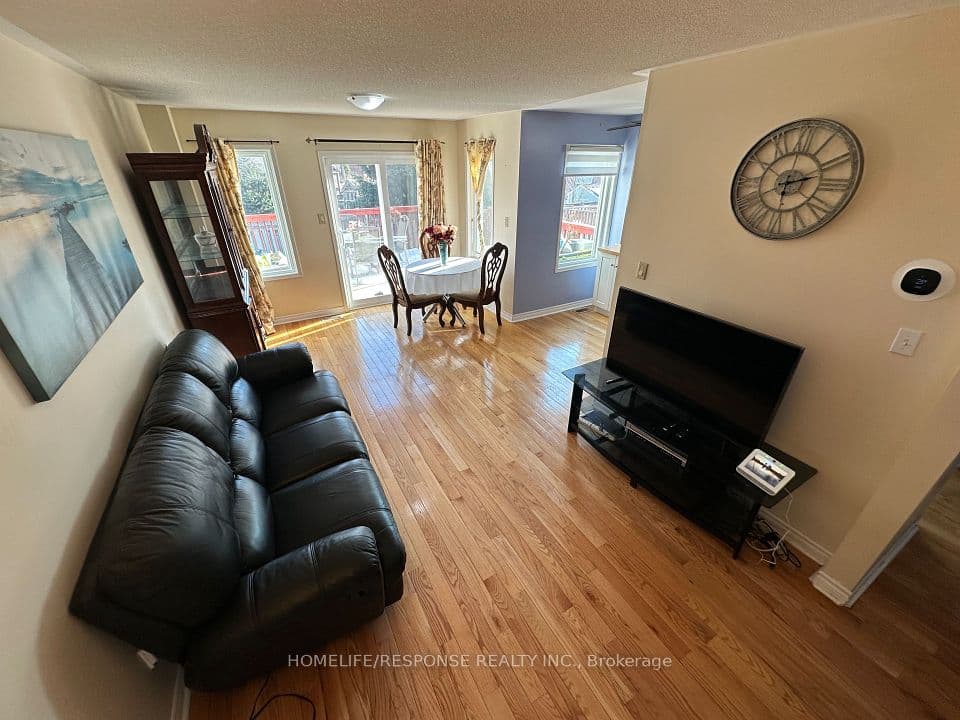 89 RAVENSCLIFFE Court, Brampton, ON L6X 4N9 – photo 2