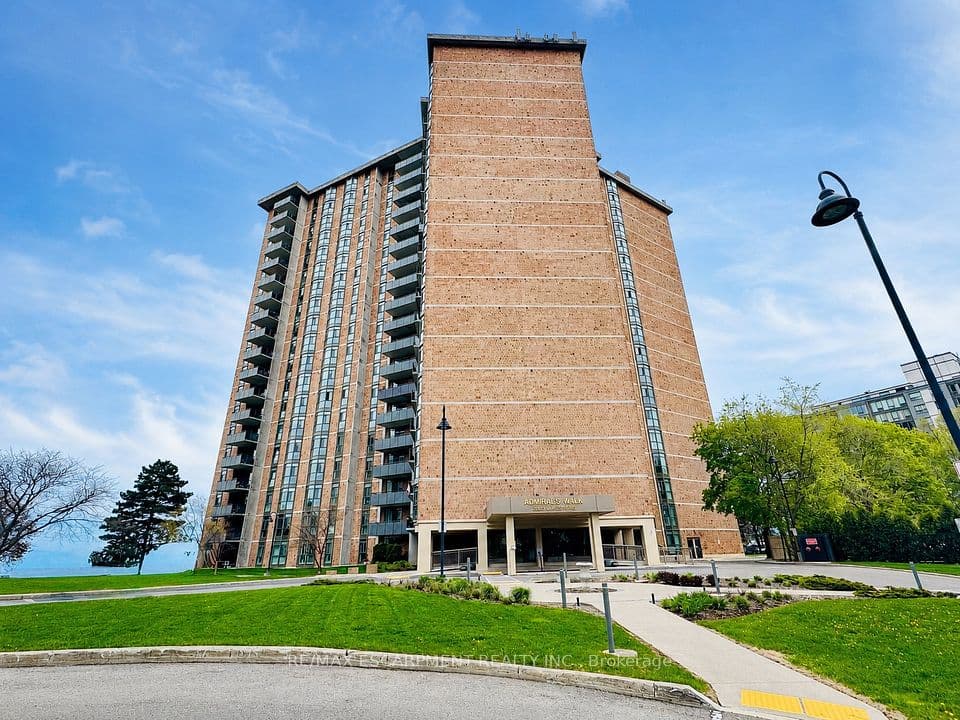 5250 Lakeshore Road 602, Burlington, ON L7L 5L2 – main photo