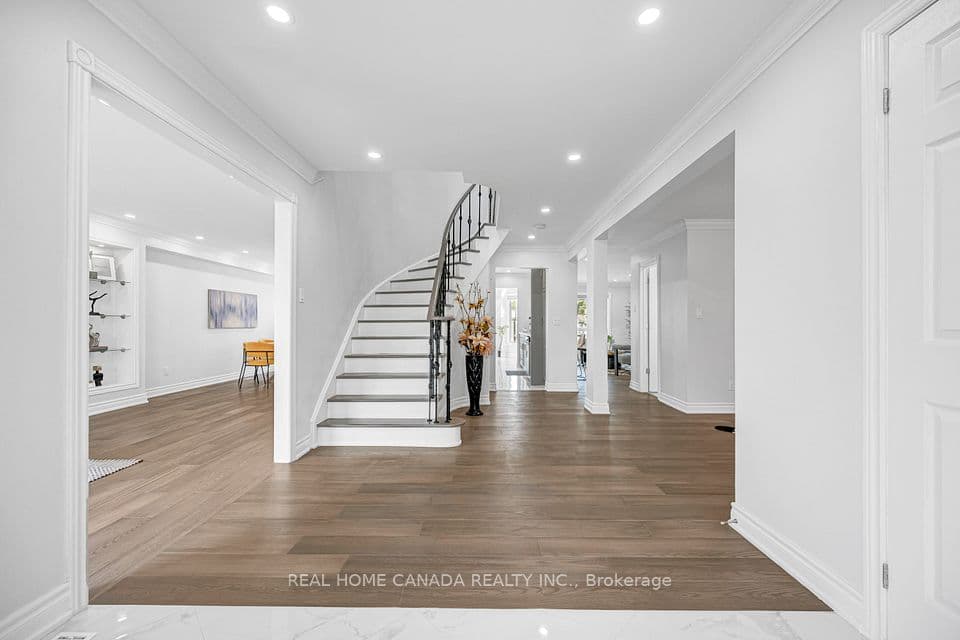 5315 Huntingfield Drive, Mississauga, ON L5R 2G2 – photo 2