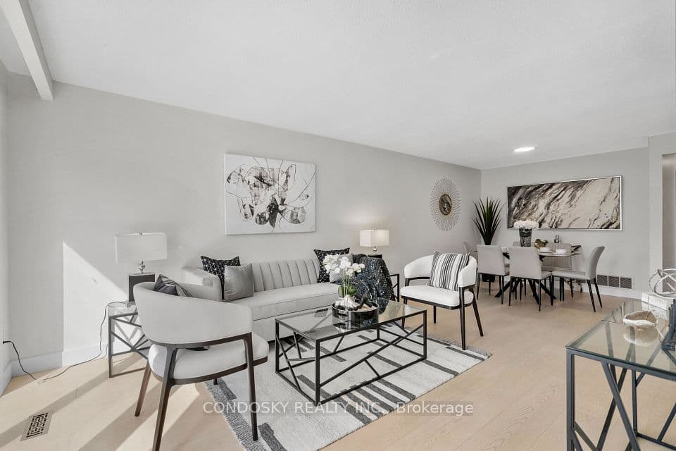 768 Annamore Road, Mississauga, ON L4Y 2V7 – photo 3