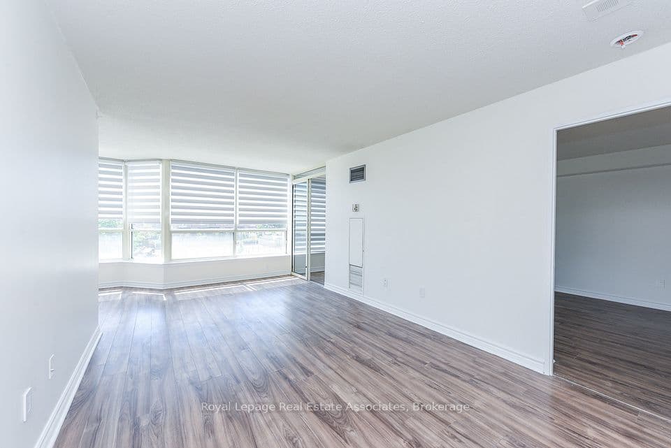 55 Elm Drive W 501, Mississauga, ON L5B 3Z3 – photo 2