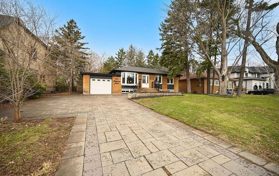1207 Pinegrove Road, Oakville, ON L6L 2W8 – photo 2