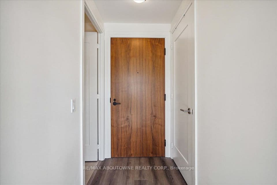 509 Dundas Street W 103, Oakville, ON L6M 4M2 – photo 2
