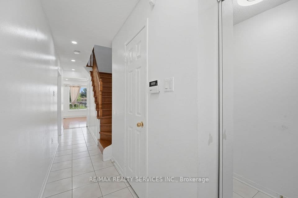39 Caruso Drive, Brampton, ON L6Y 5B2 – photo 3