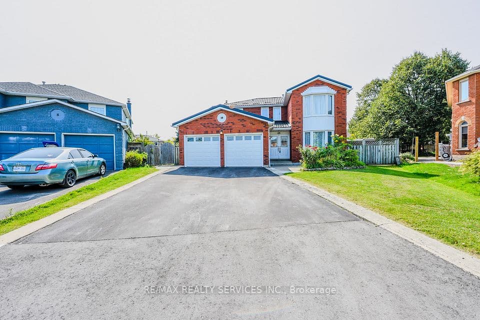 10 St Mark Place, Brampton, ON L6X 3W5 – main photo