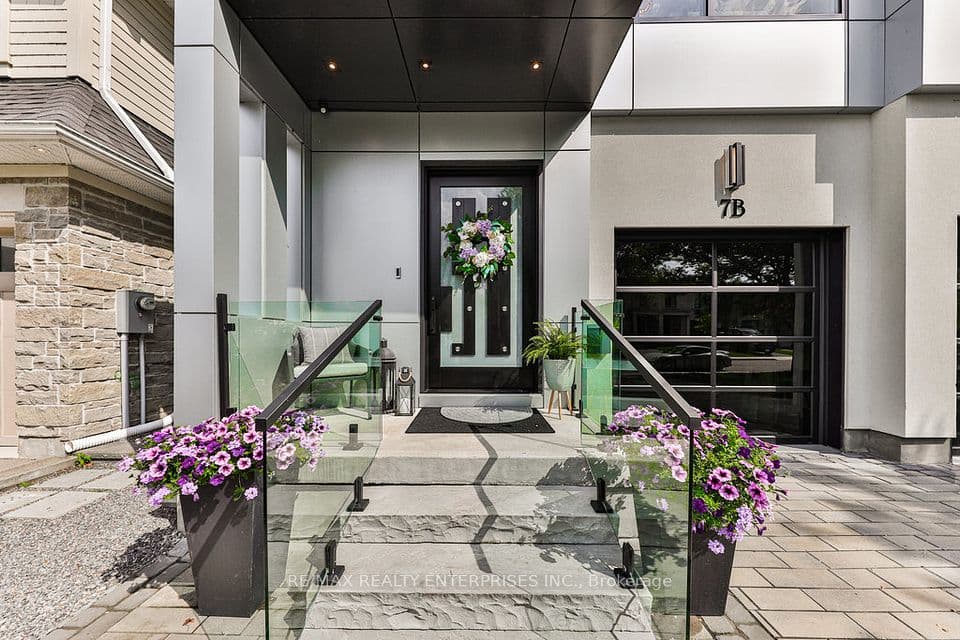 7B Iroquois Avenue, Mississauga, ON L5G 1M7 – photo 3