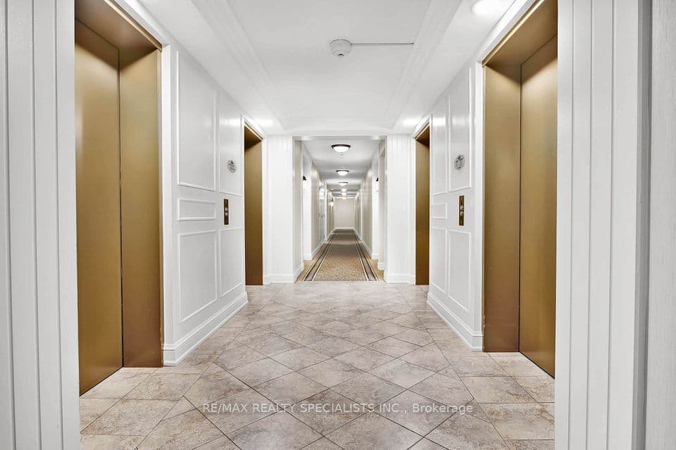 710 Humberwood Boulevard 1404, Toronto, ON M9W 7J5 – photo 3