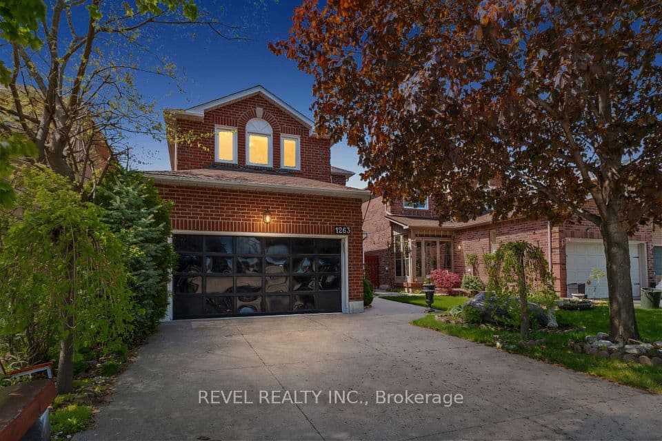 1263 Bantham Street, Mississauga, ON L5V 1Y8 – main photo