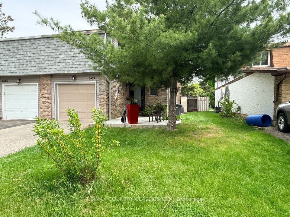 6963 Pamplona Mews, Mississauga, ON L5N 1S5 – photo 3