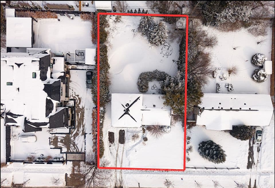 251 Third Line, Oakville, ON L6L 4A2 – photo 2