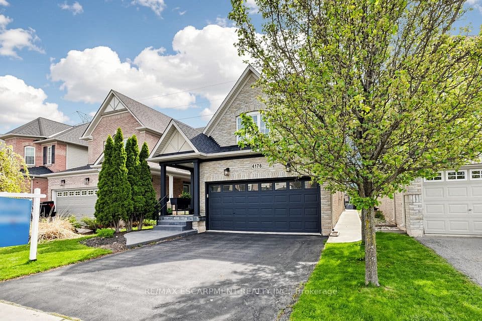 4176 Saunders Crescent, Burlington, ON L7M 0B3 – main photo