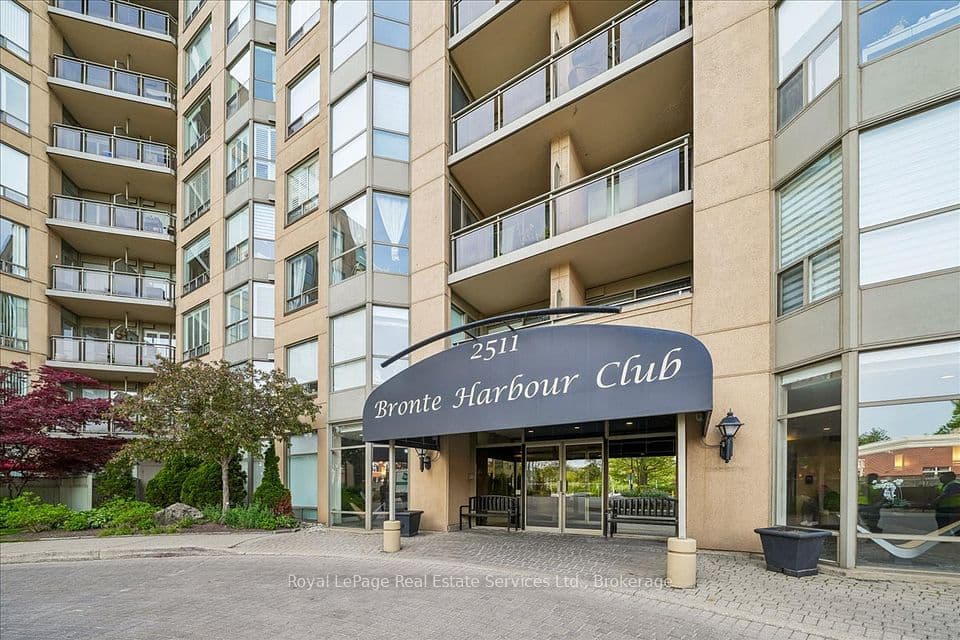 2511 Lakeshore Road W 405, Oakville, ON L6L 6L9 – photo 2