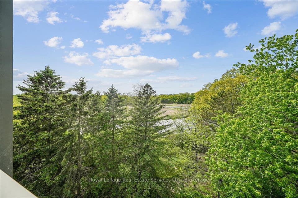 2511 Lakeshore Road W 405, Oakville, ON L6L 6L9 – main photo