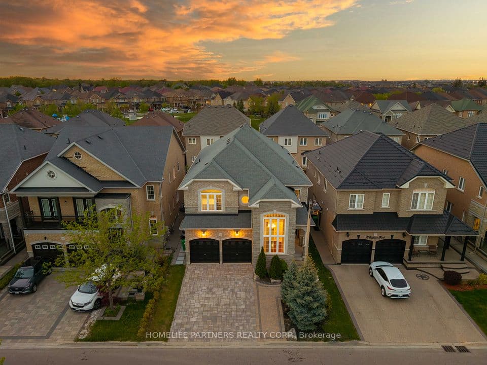 15 Oakhaven Road, Brampton, ON L6P 2Y3 – photo 2