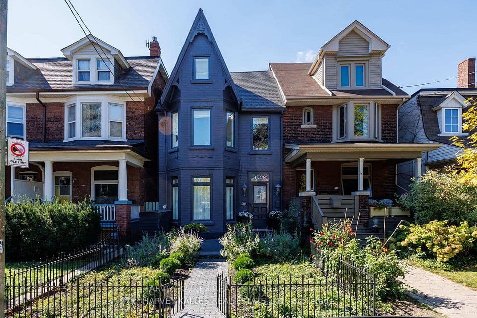 38 Sorauren Avenue, Toronto, ON M6R 2C7 – main photo