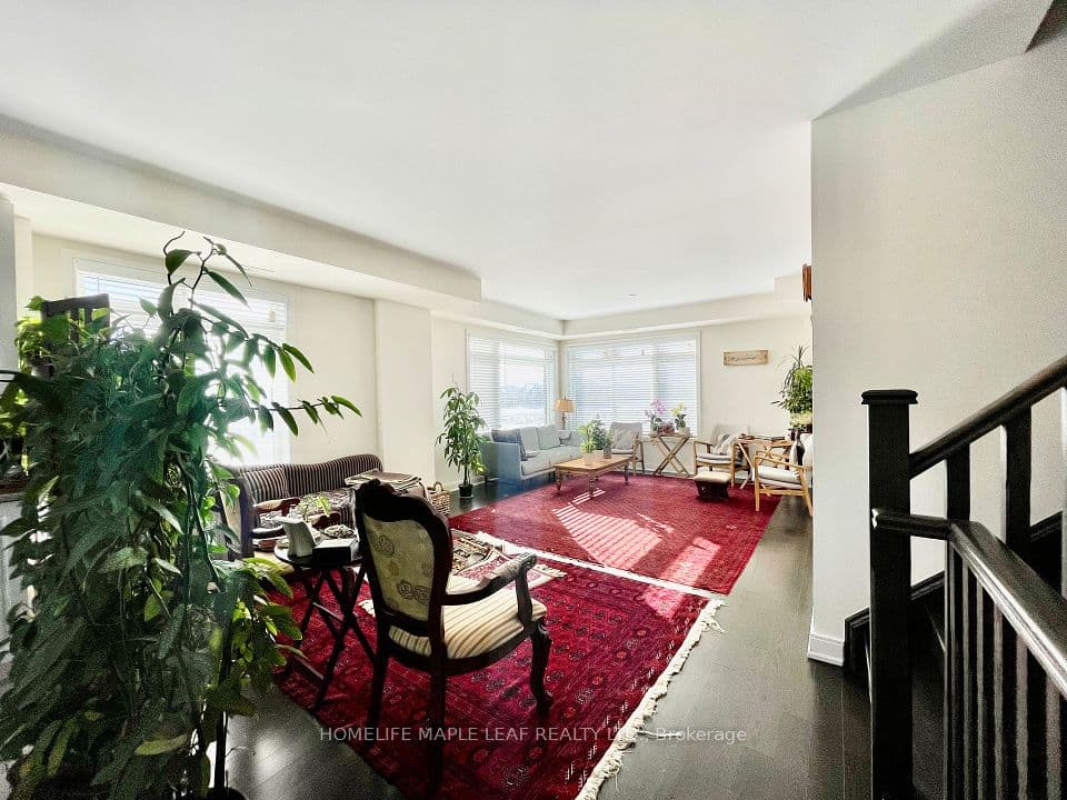 325 Veterans Drive, Brampton, ON L7A 4W2 – photo 2