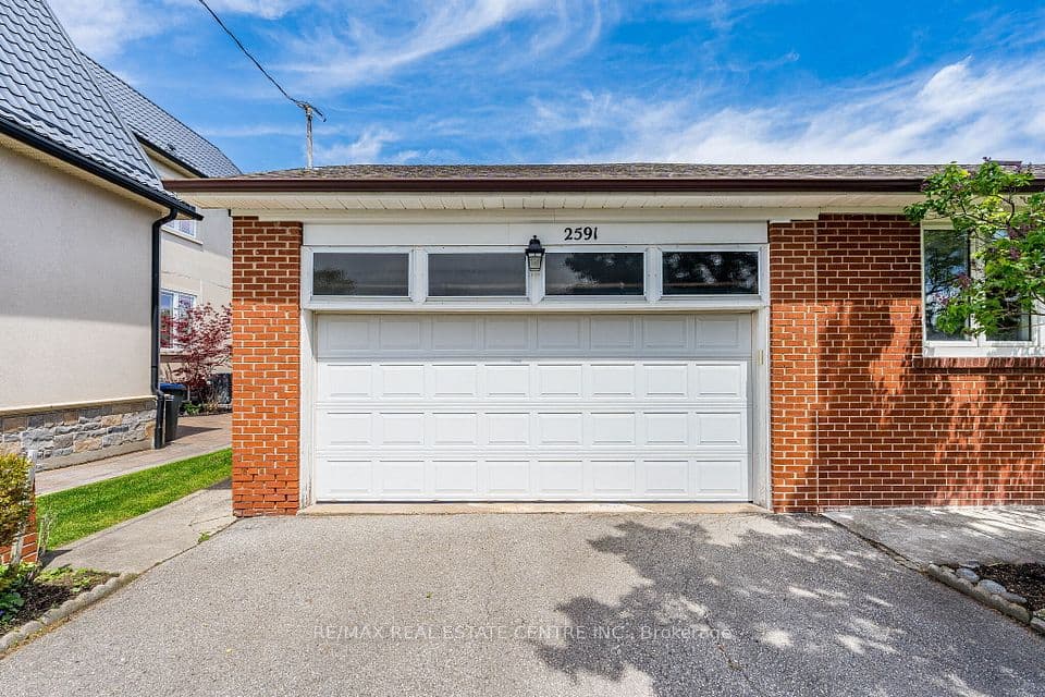 2591 Whaley Drive, Mississauga, ON L5B 1X1 – photo 3