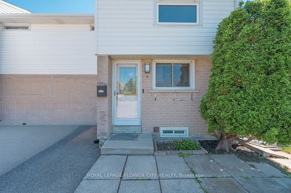 16 Gleneaden Court, Brampton, ON L6S 2J7 – photo 3