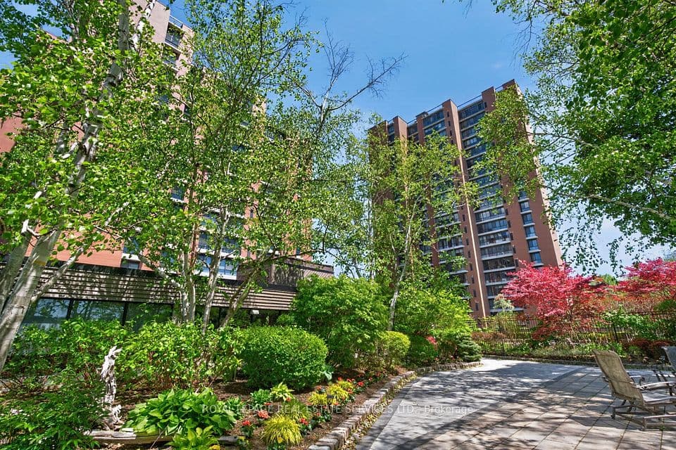 1400 Dixie Road 110, Mississauga, ON L5E 3E1 – photo 2