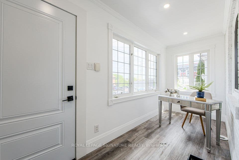 19 Schell Avenue, Toronto, ON M6E 2S7 – photo 2