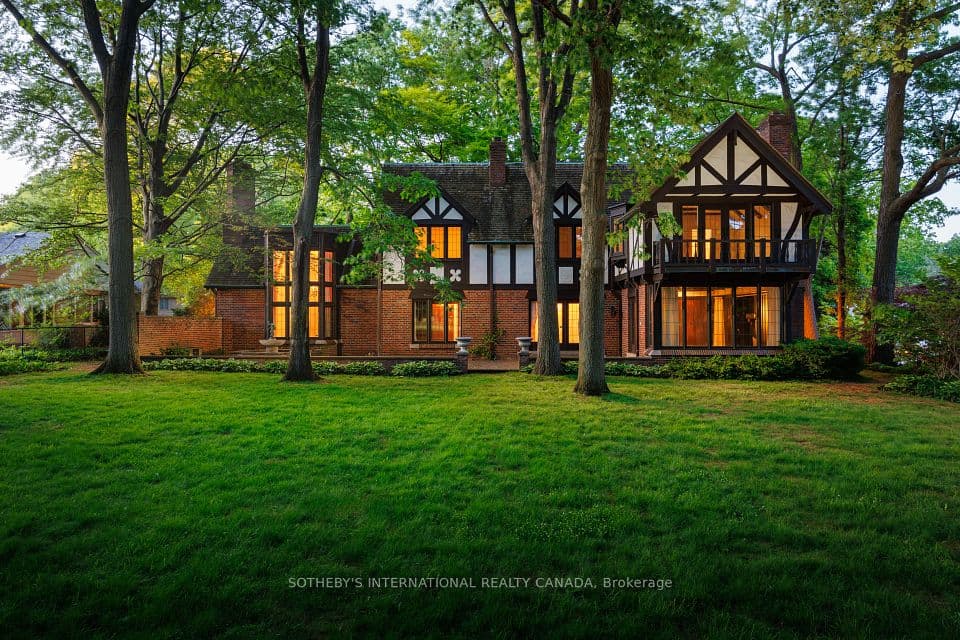 38 Edenbrook Hill, Toronto, ON M9A 3Z6 – photo 2