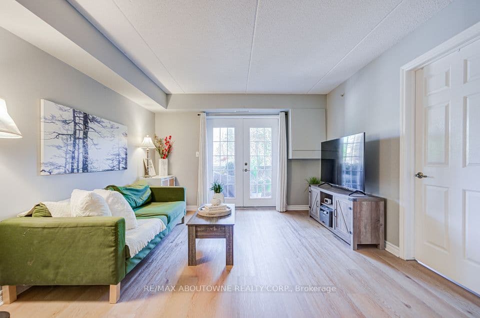 1470 Bishops Gate 104, Oakville, ON L6M 4N2 – photo 3
