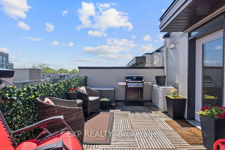 30 Fieldway Road 89, Toronto, ON M8Z 0E3 – main photo